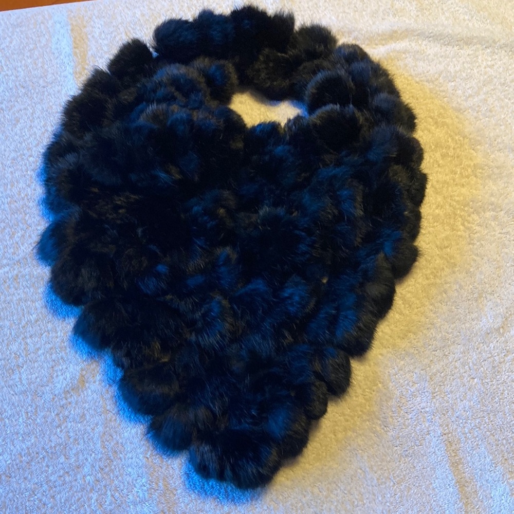 Black Faux Fur Scarf with Ruffled Design